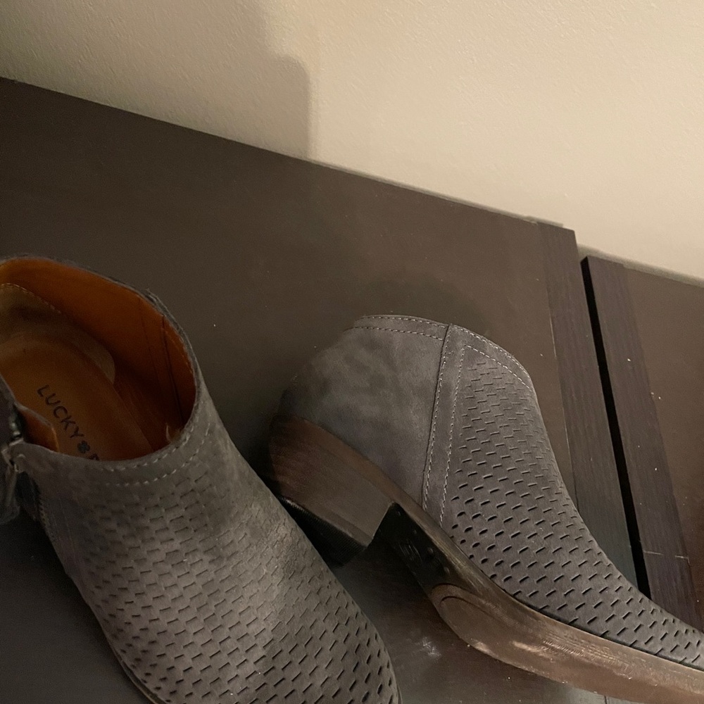 Lucky Brand “Brielley” bootie. Never worn - Picture 3 of 4